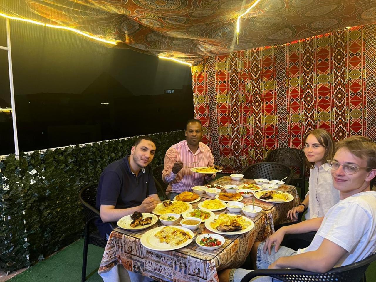 Jana Pyramids View In 3 Bed & Breakfast Kafrat al Jabal Luaran gambar