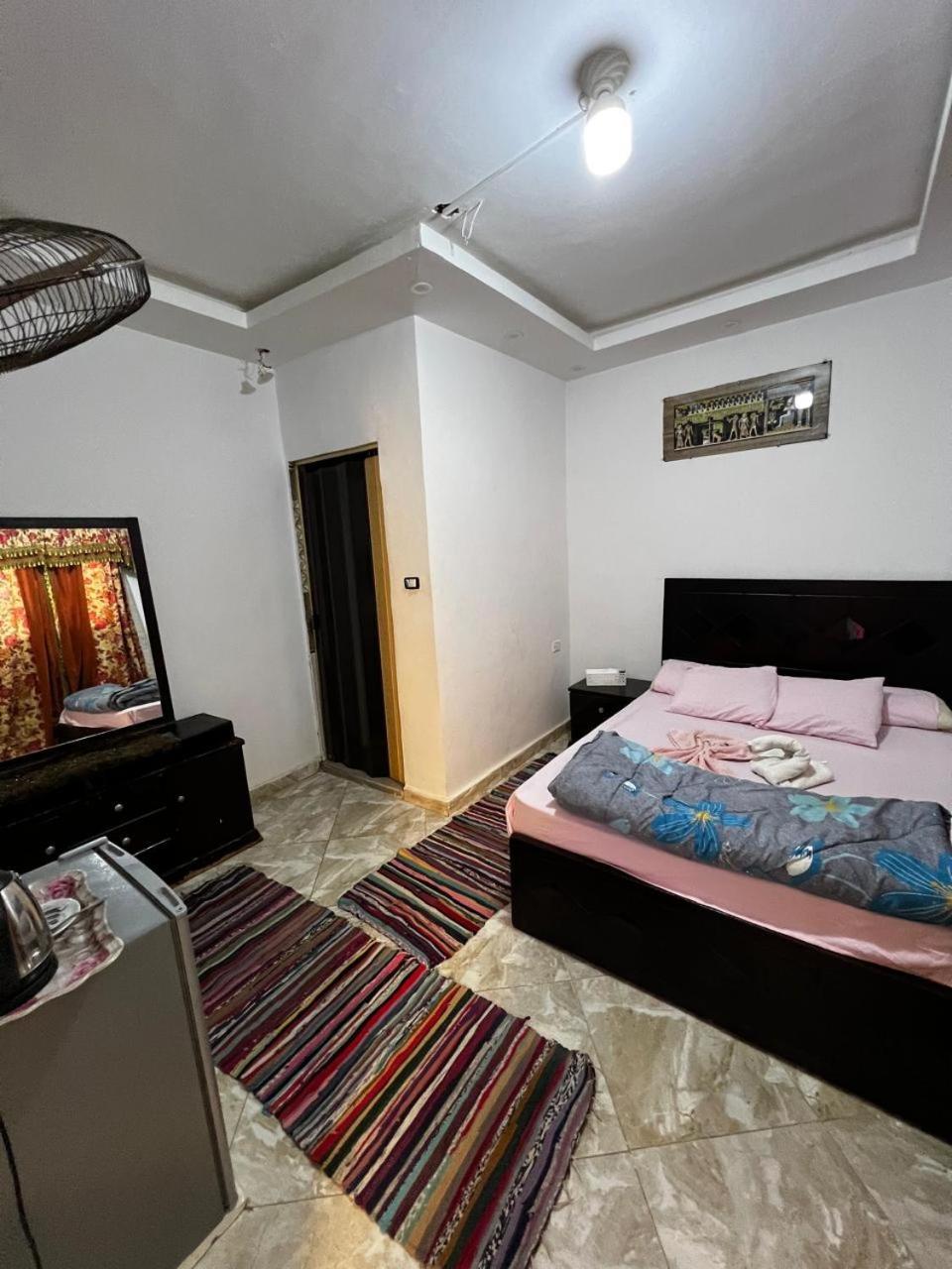 Jana Pyramids View In 3 Bed & Breakfast Kafrat al Jabal Luaran gambar