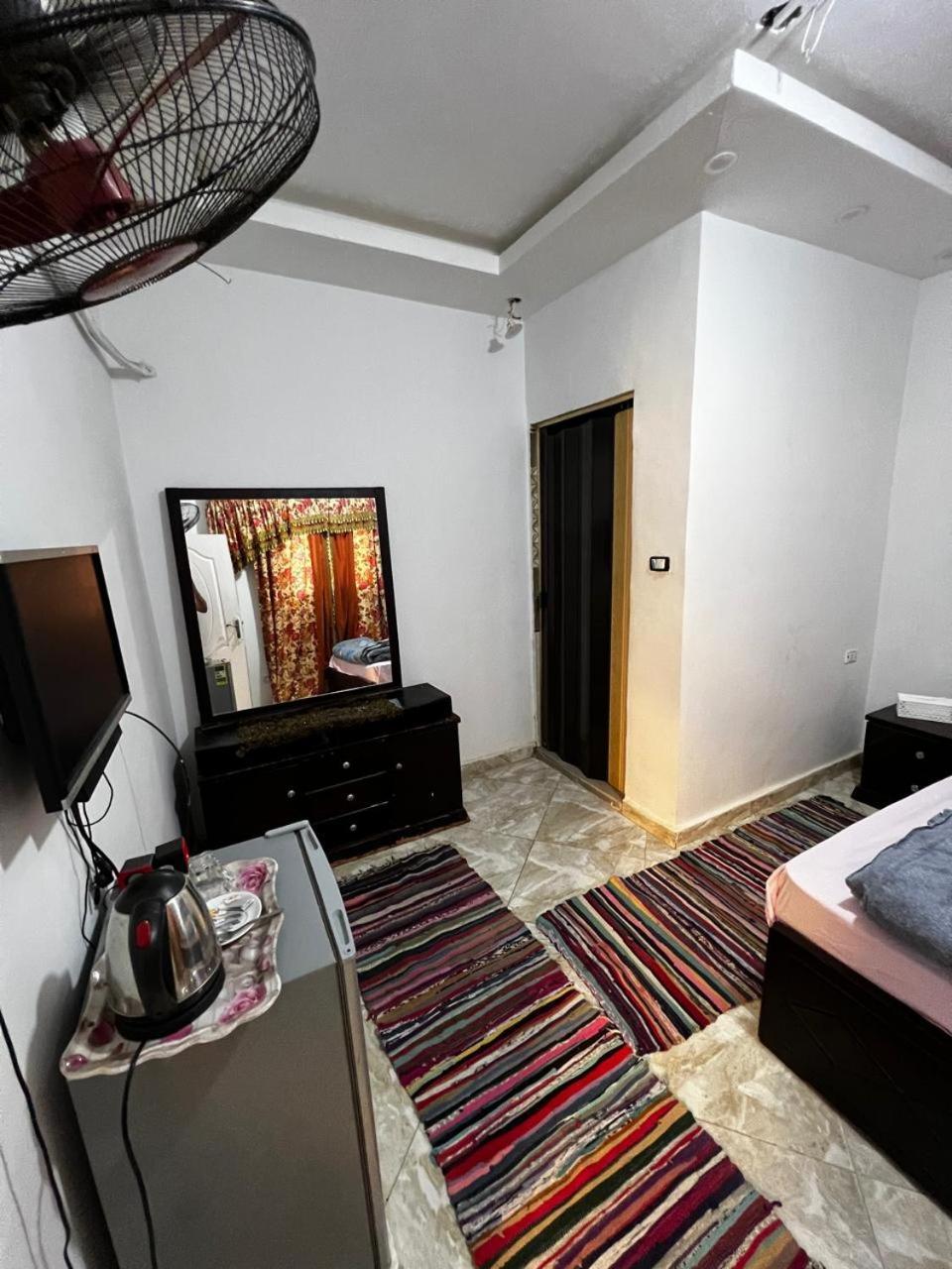 Jana Pyramids View In 3 Bed & Breakfast Kafrat al Jabal Luaran gambar