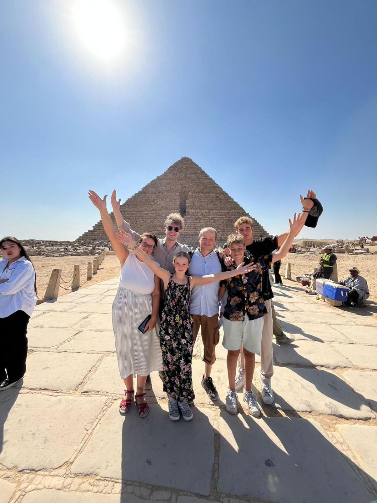 Jana Pyramids View In 3 Bed & Breakfast Kafrat al Jabal Luaran gambar